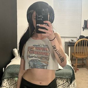 Streetwear :) Lightweight cropped car t-shirt. From: Princess Polly.Size-Small